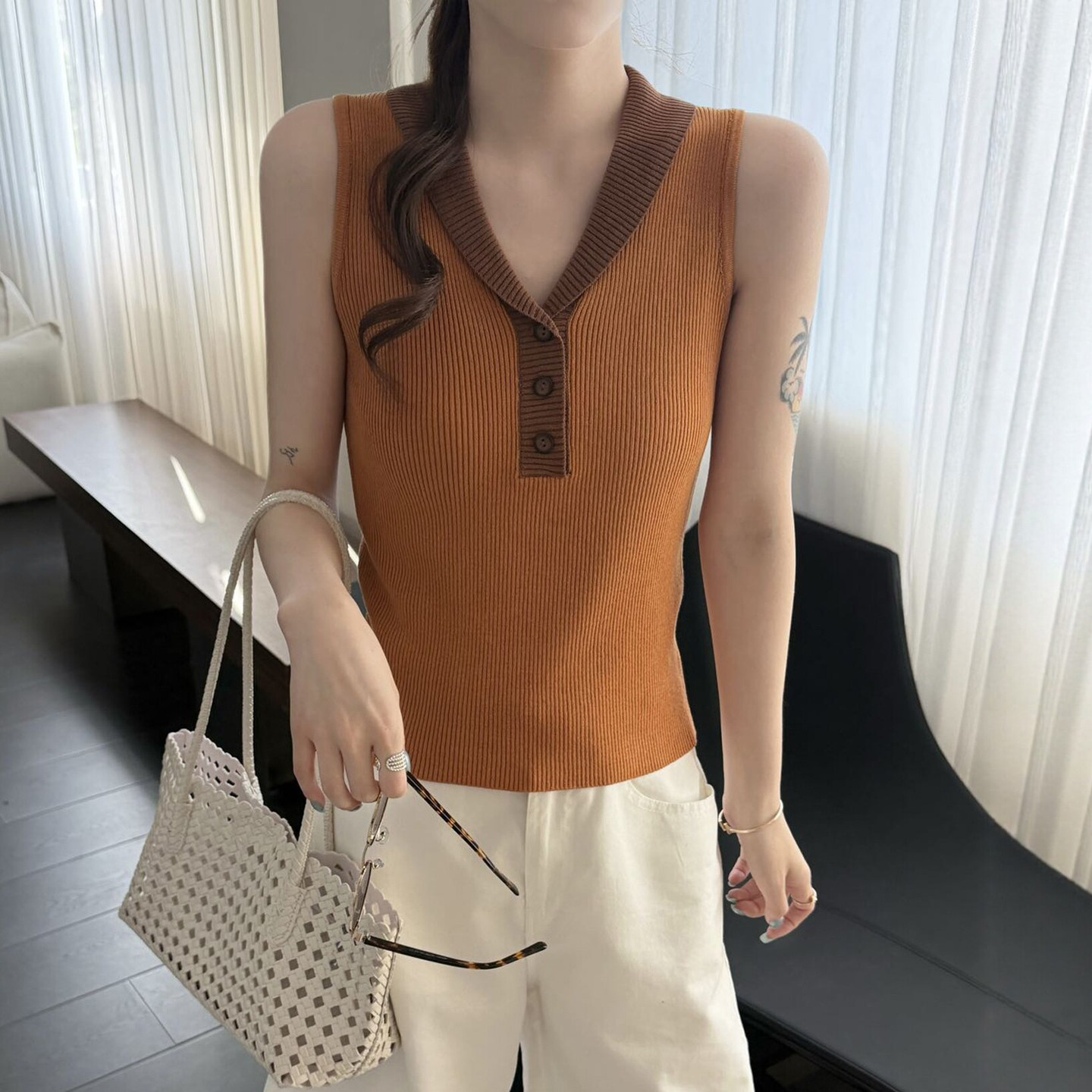撞色坑条V领冰丝针织背心女欧货