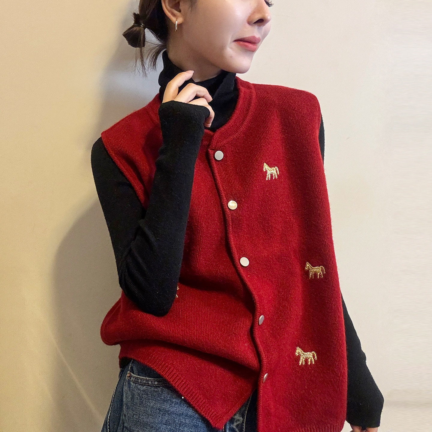 小马刺绣细羊毛针织开衫马甲背心女欧洲站2025冬装新款欧货女装潮