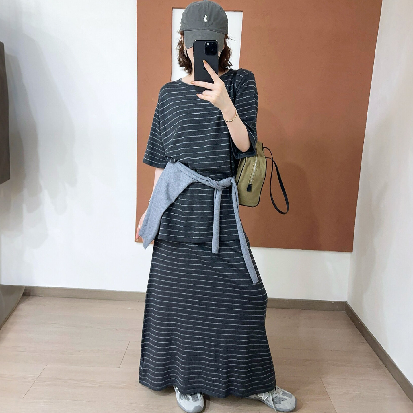 配披肩条纹T恤半身裙休闲三件套