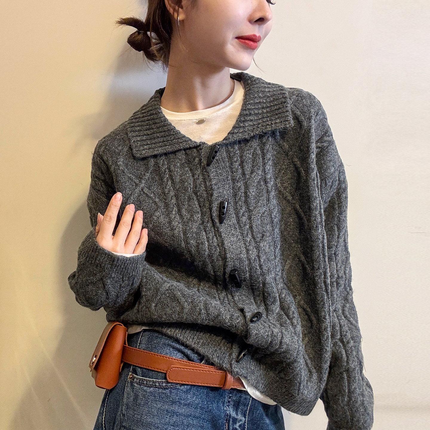 牛角扣翻领羊绒针织开衫女欧洲站