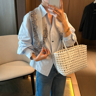 女欧洲站2026春装 洋气小衫 新款 时尚 潮 欧货女装 配丝巾翻领收腰衬衫