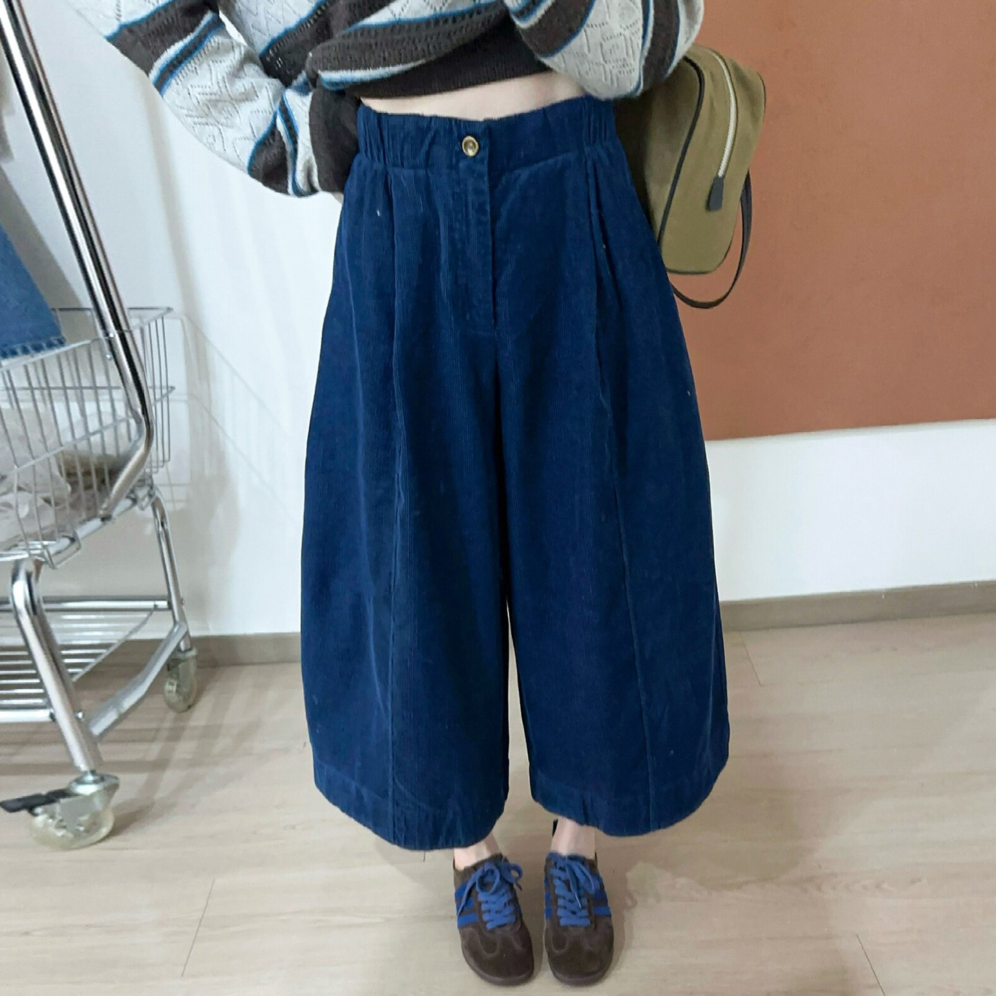 复古弯刀灯芯绒阔腿裤女欧洲站潮