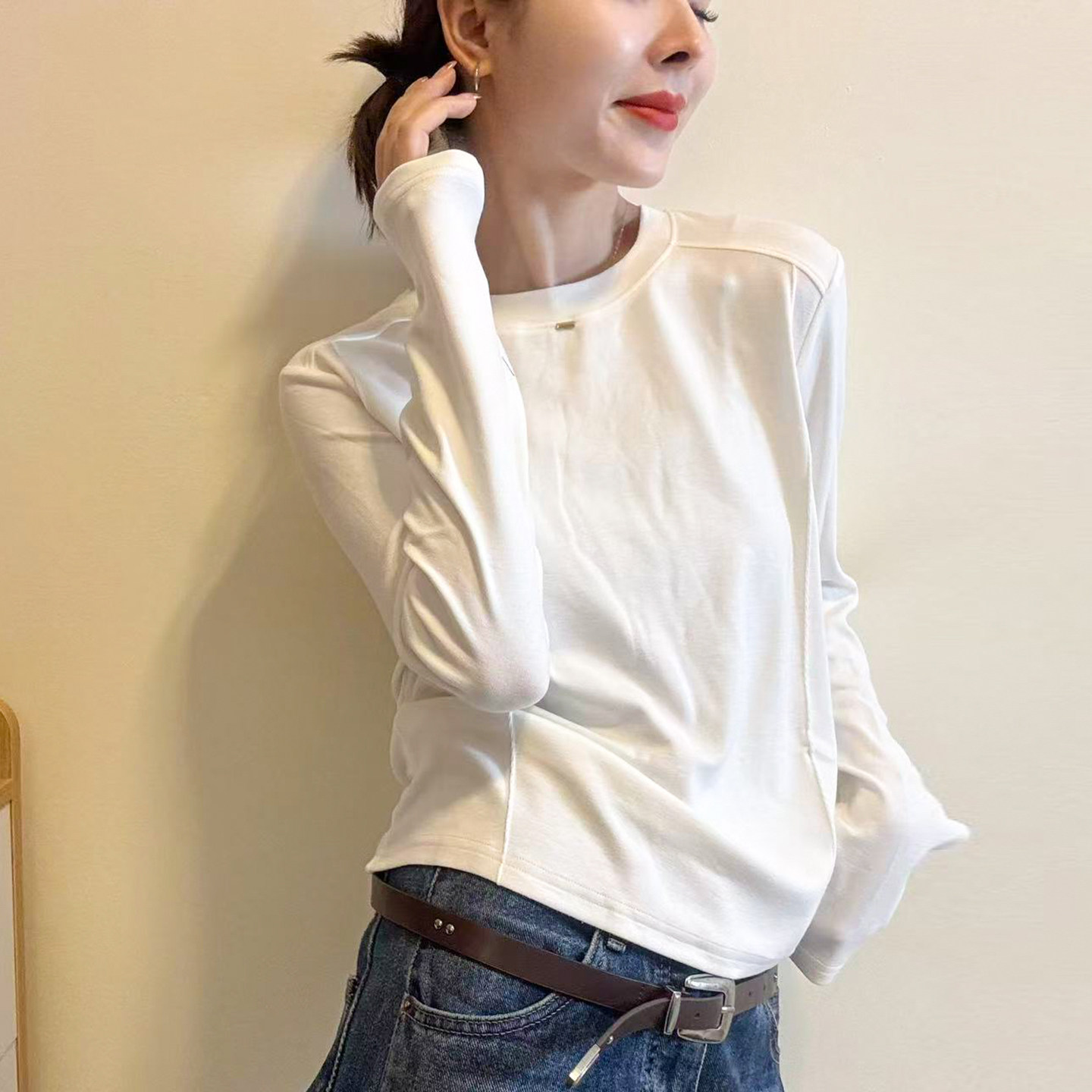 金属贴标修身长袖T恤女欧货上衣