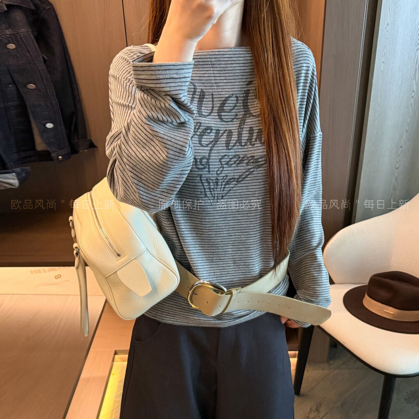 印花一字领露肩条纹T恤女欧洲站
