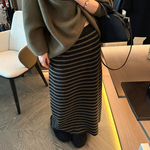 包臀裙子潮 欧货女装 撞色条纹羊毛针织半身裙女欧洲站2025冬装 新款