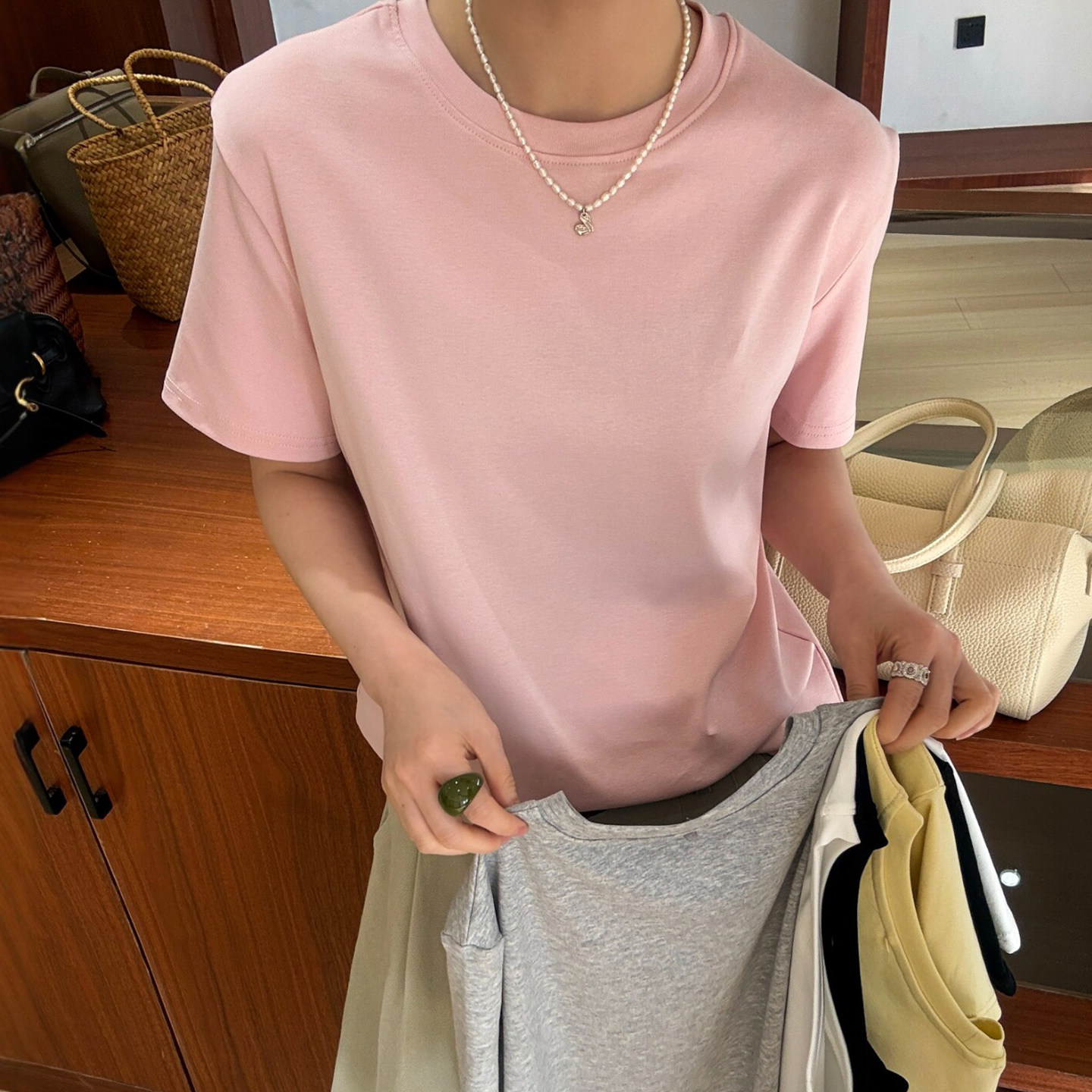 贝壳扣纯色修身短袖T恤女欧洲站2026春装新款欧货女装打底小衫潮