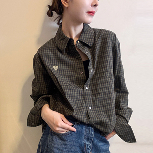 爱心刺绣磨毛格子衬衫女欧洲站2025冬装新款欧货女装时尚打底衫潮