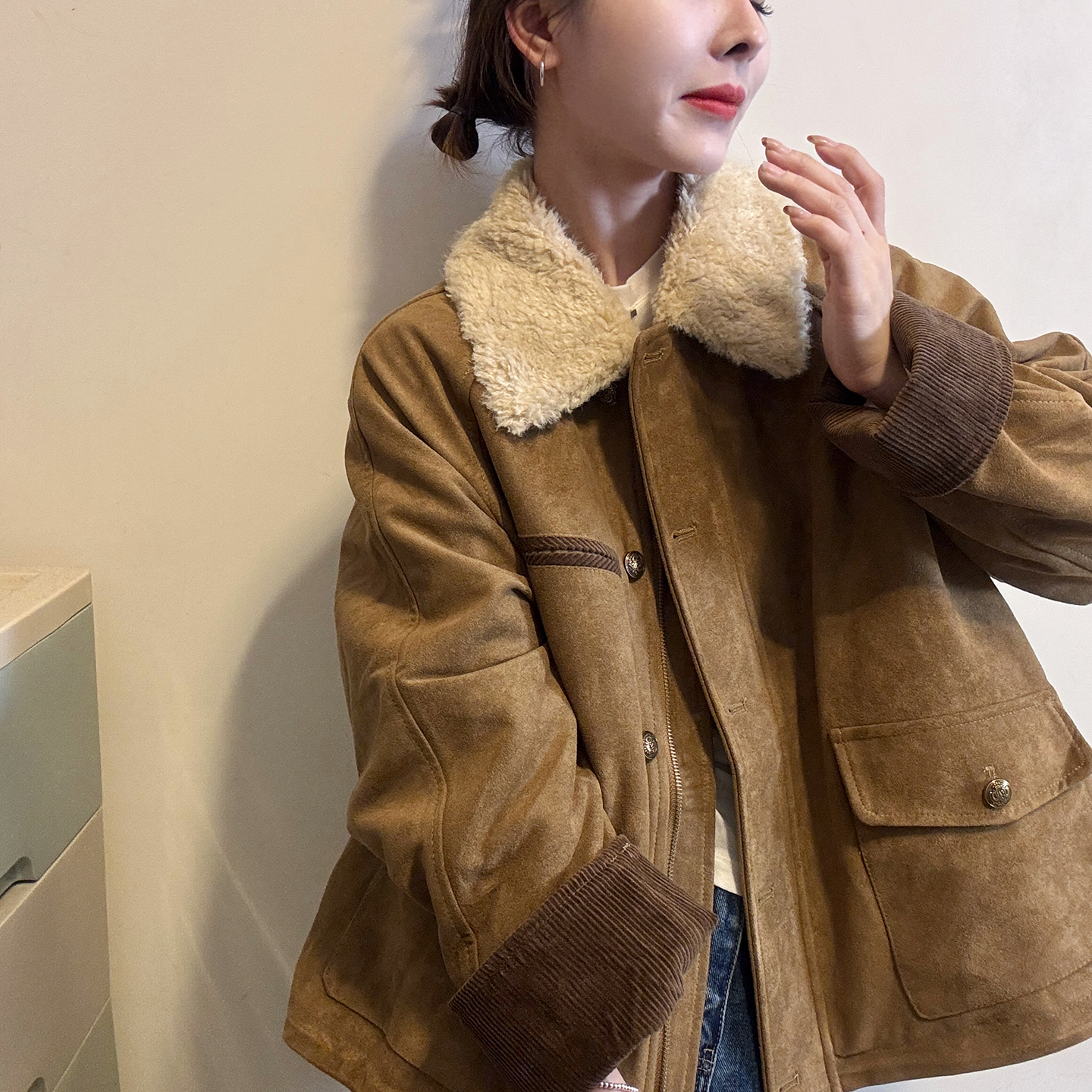 羊羔毛翻领麂皮绒羽绒服女欧洲站