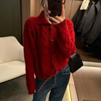 牛角扣翻领羊绒针织开衫女欧洲站