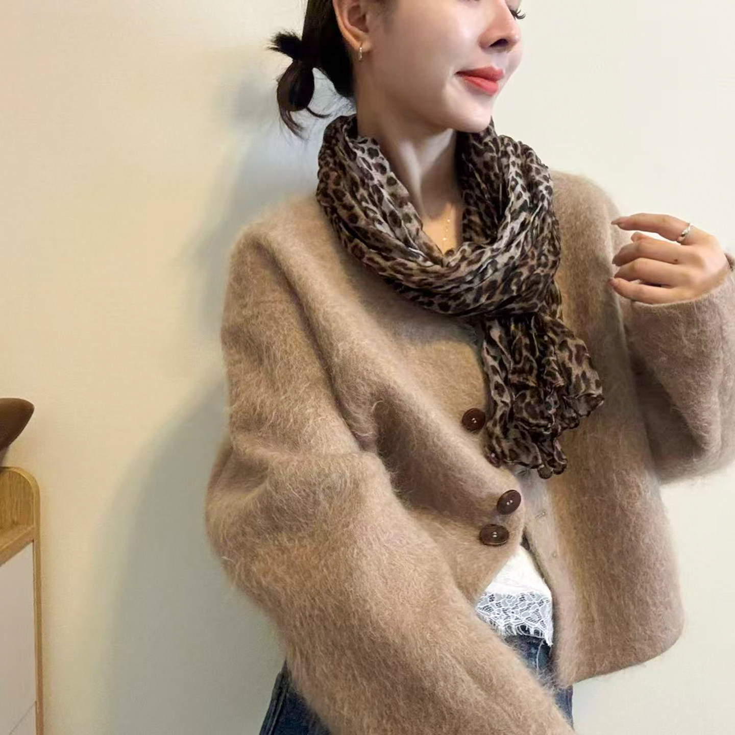 复古V领羊毛拉绒短外套女欧洲站