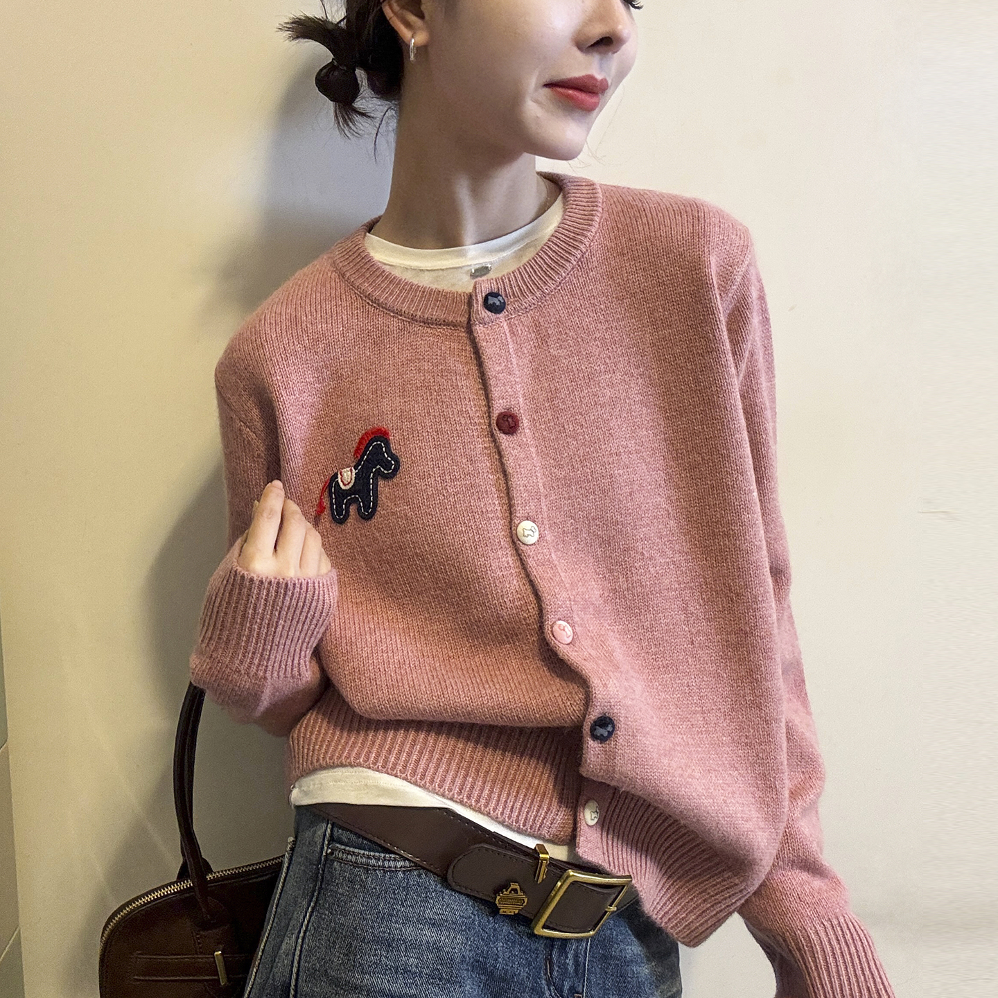 小马刺绣细羊毛针织开衫女欧洲站