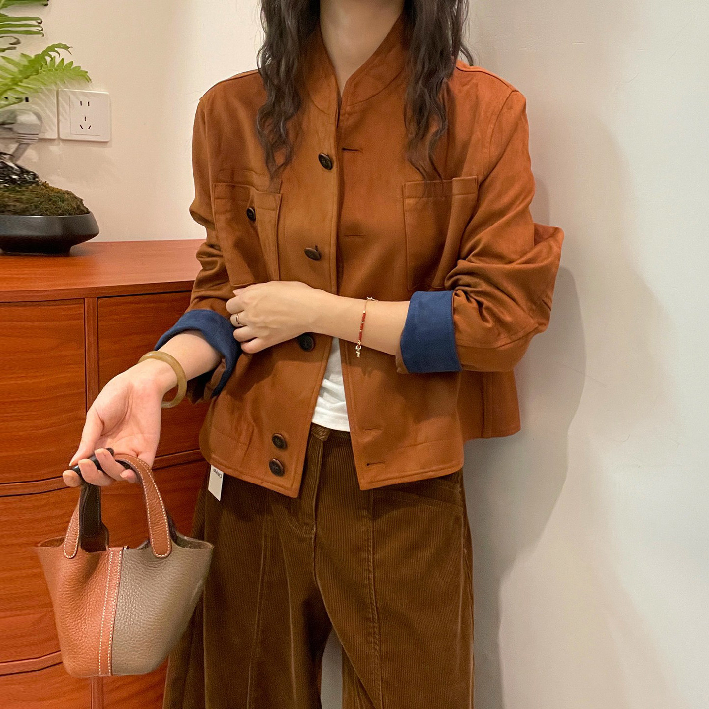 复古翻边麂皮绒棒球服外套女欧货