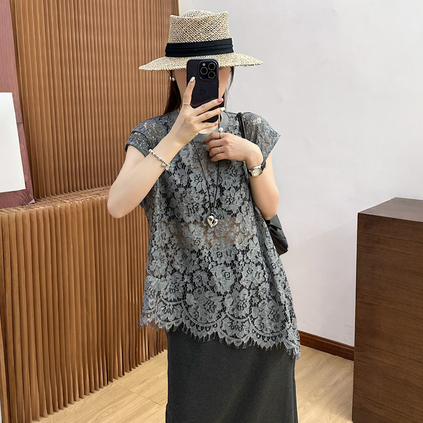 不规则斜边蕾丝衬衫女欧洲站小衫