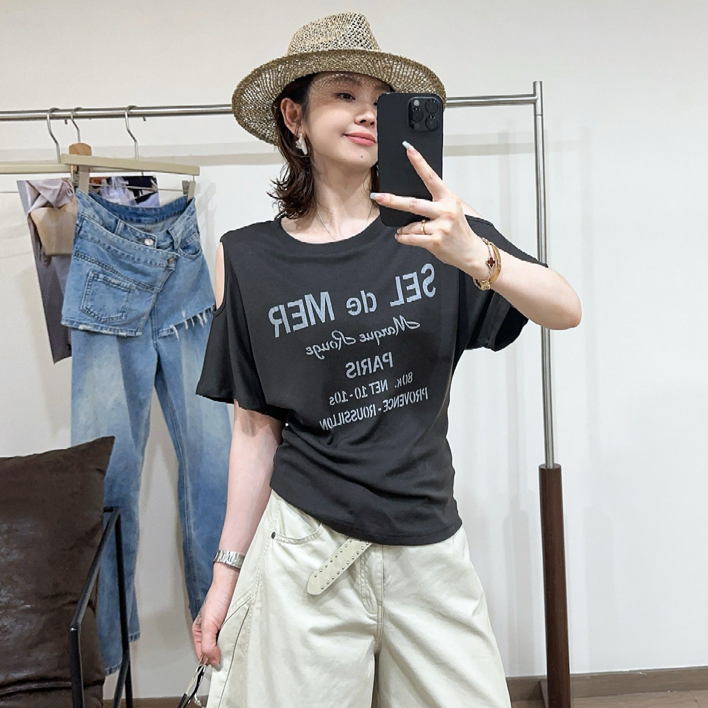字母印花露肩短袖T恤女欧货上衣