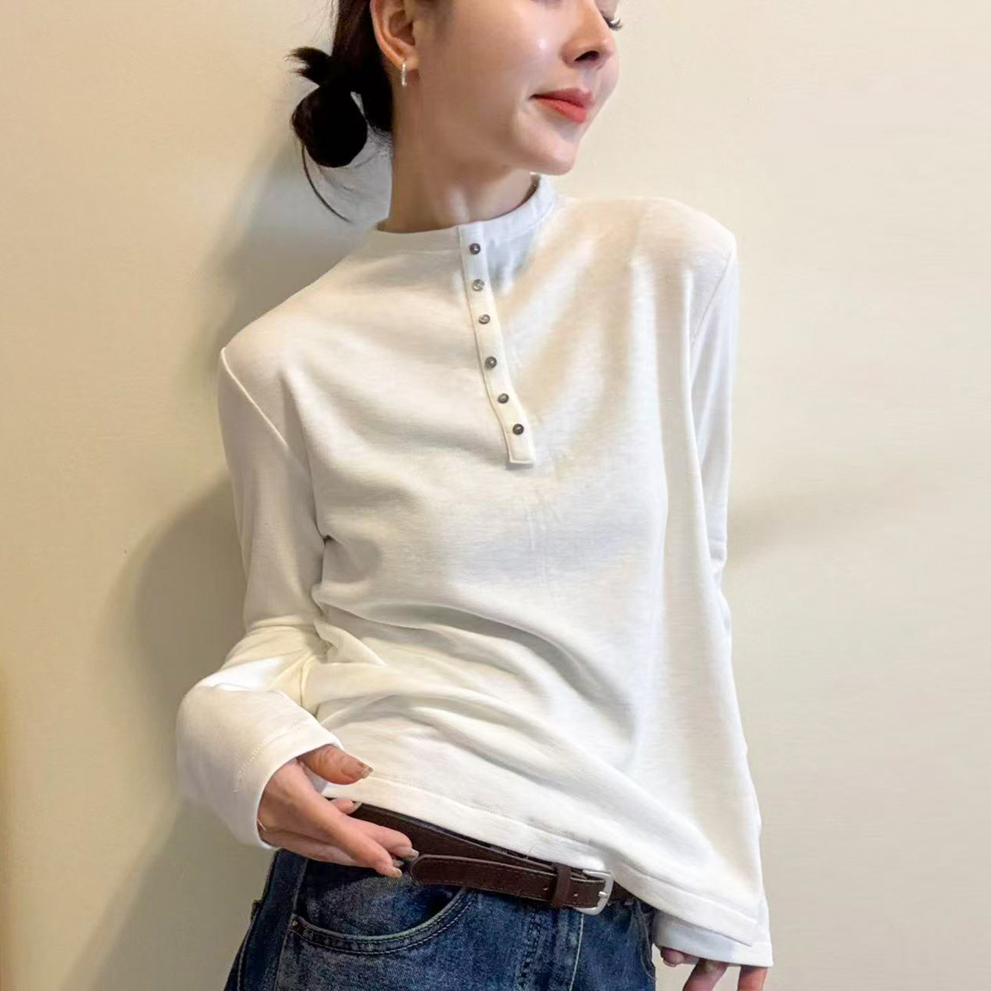 半高领纽扣装饰长袖T恤女欧洲站