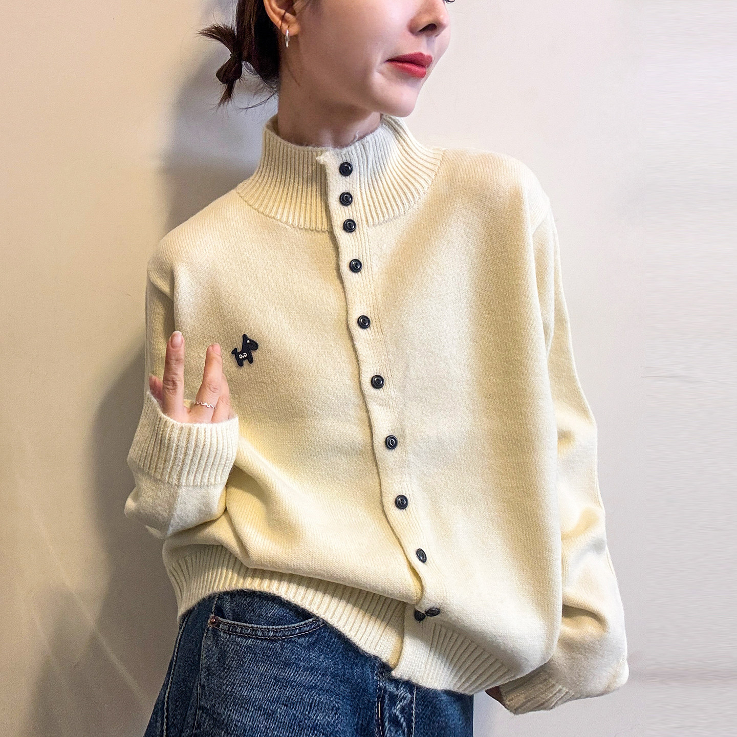 小马刺绣高领羊毛针织开衫女欧货