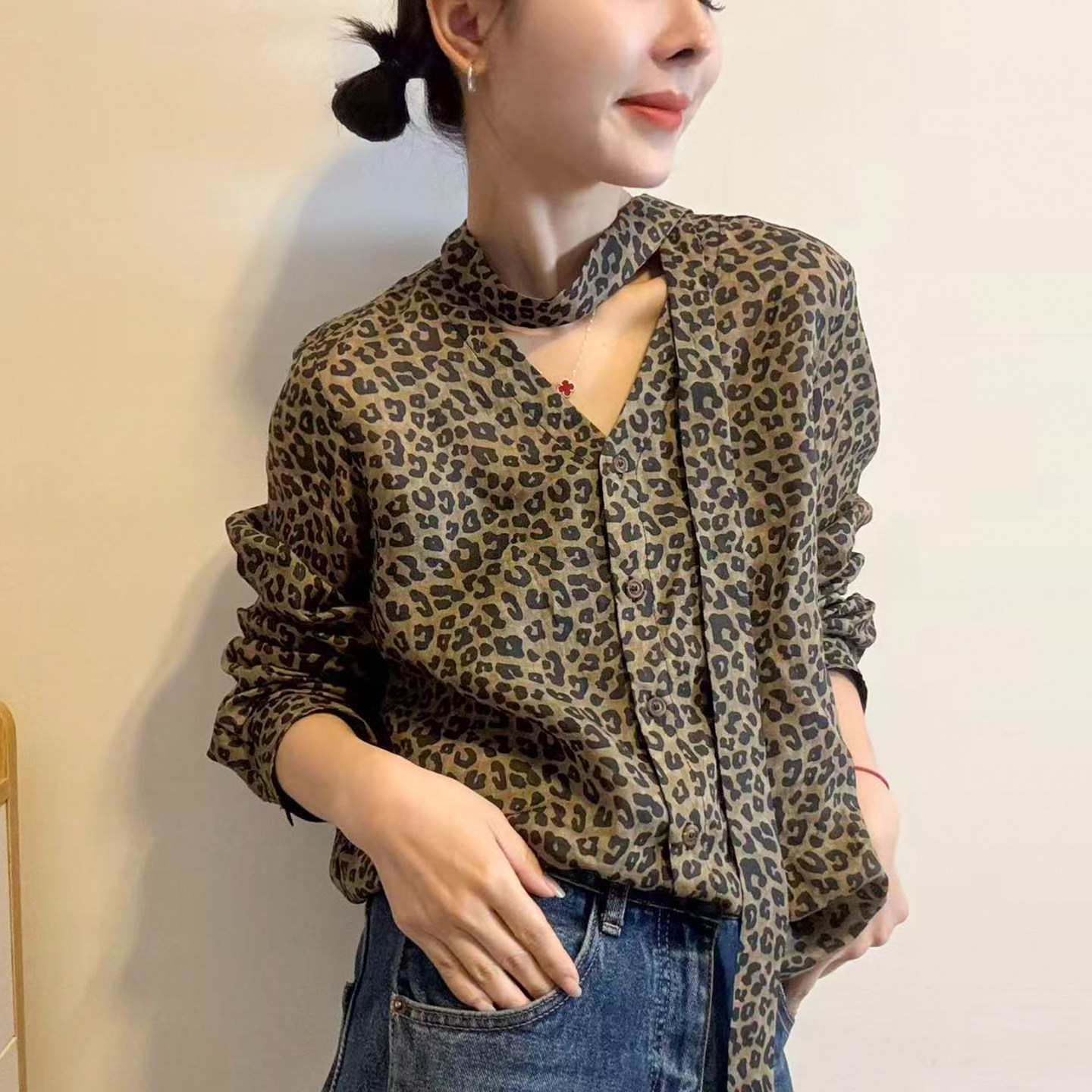 豹纹飘带V领苎麻衬衫女欧货上衣