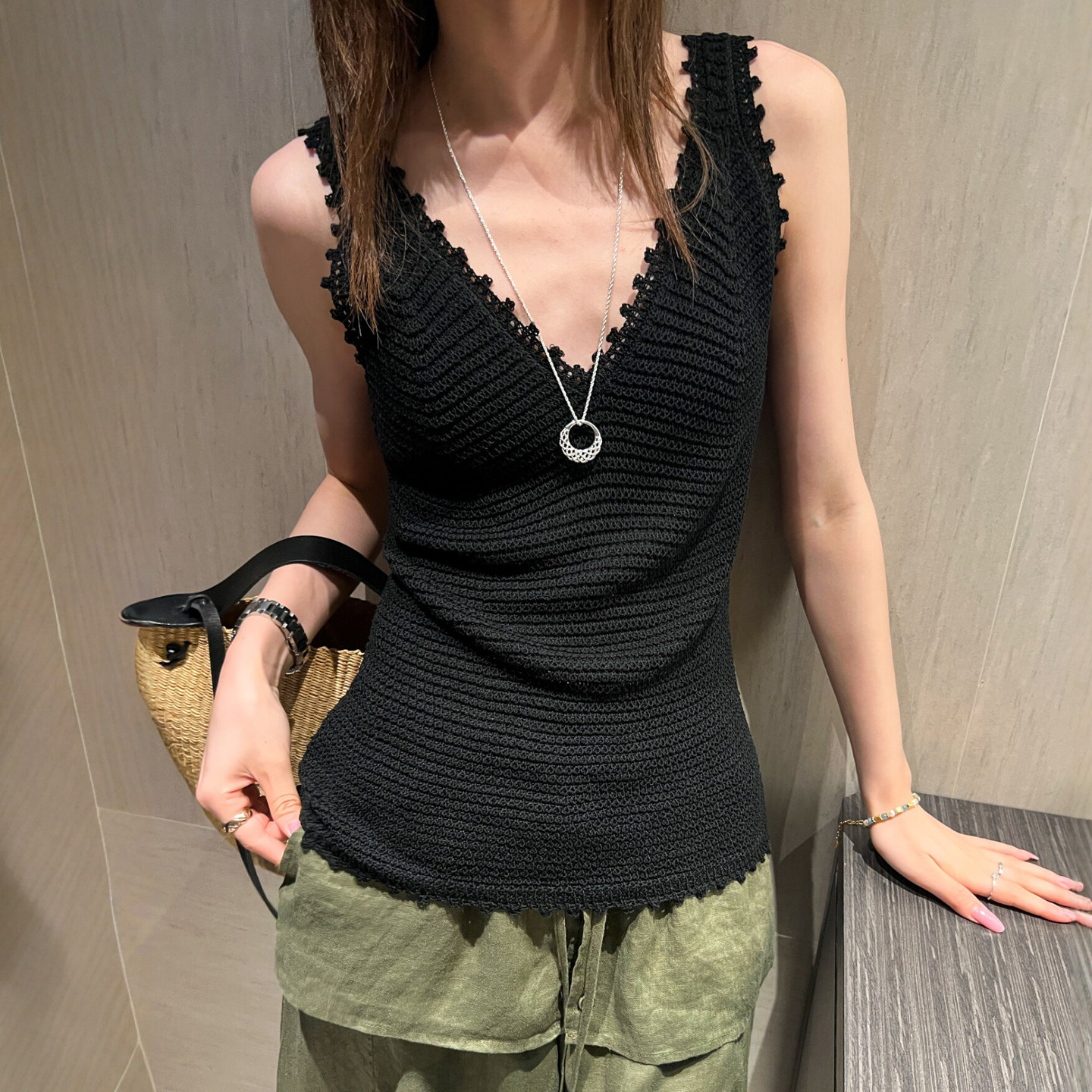 镂空花边冰丝针织吊带背心女欧货