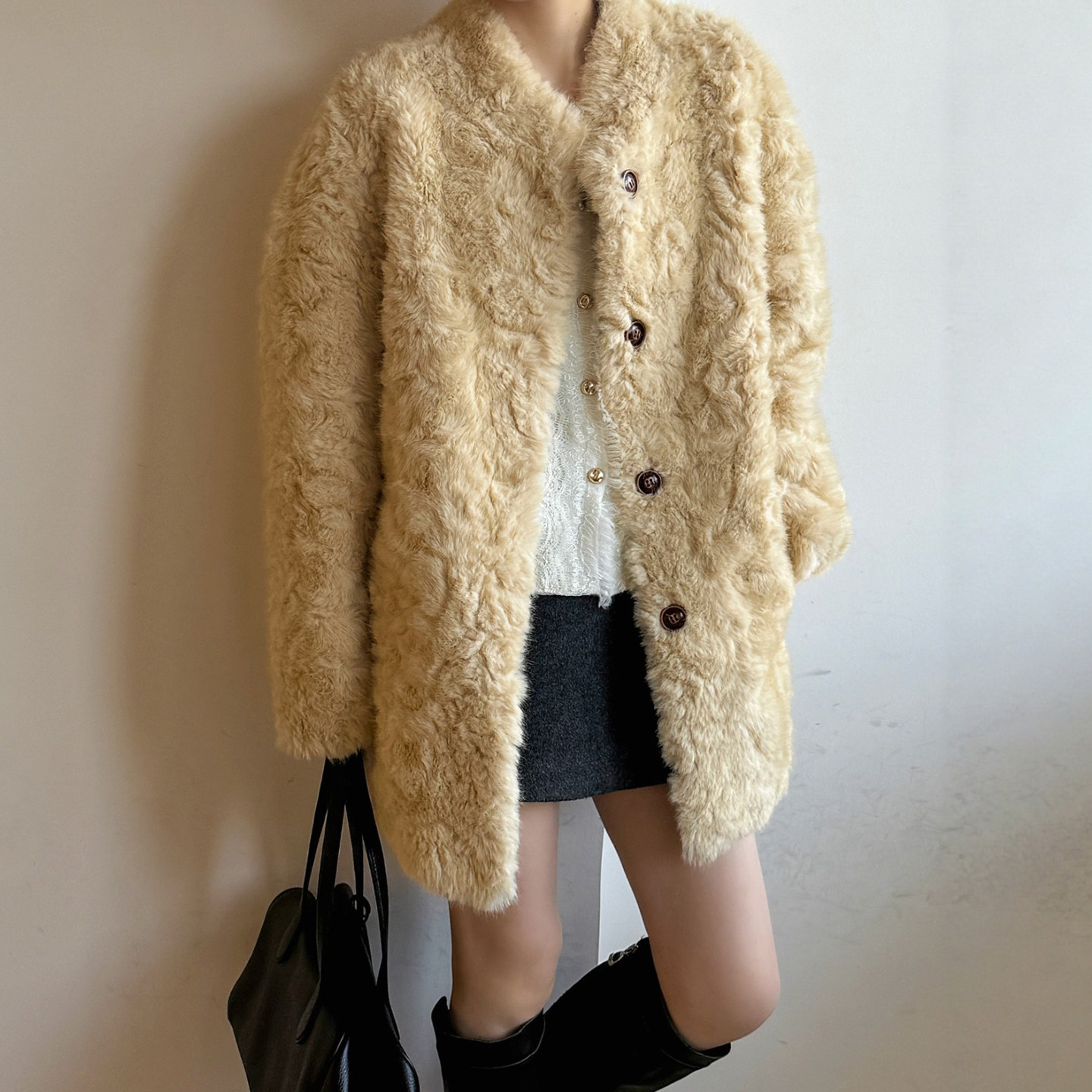羊羔毛皮毛一体大衣外套女欧洲站2025冬装新款欧货女装时尚上衣潮,女装/女士精品,短外套,淘宝优惠券,粉丝福利购,淘宝优惠卷