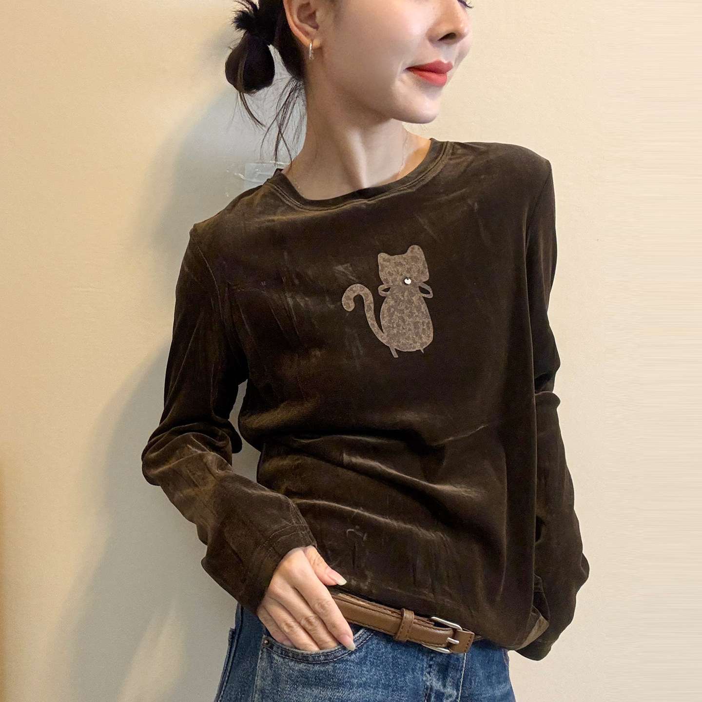 小猫刺绣金丝绒长袖T恤女欧洲站