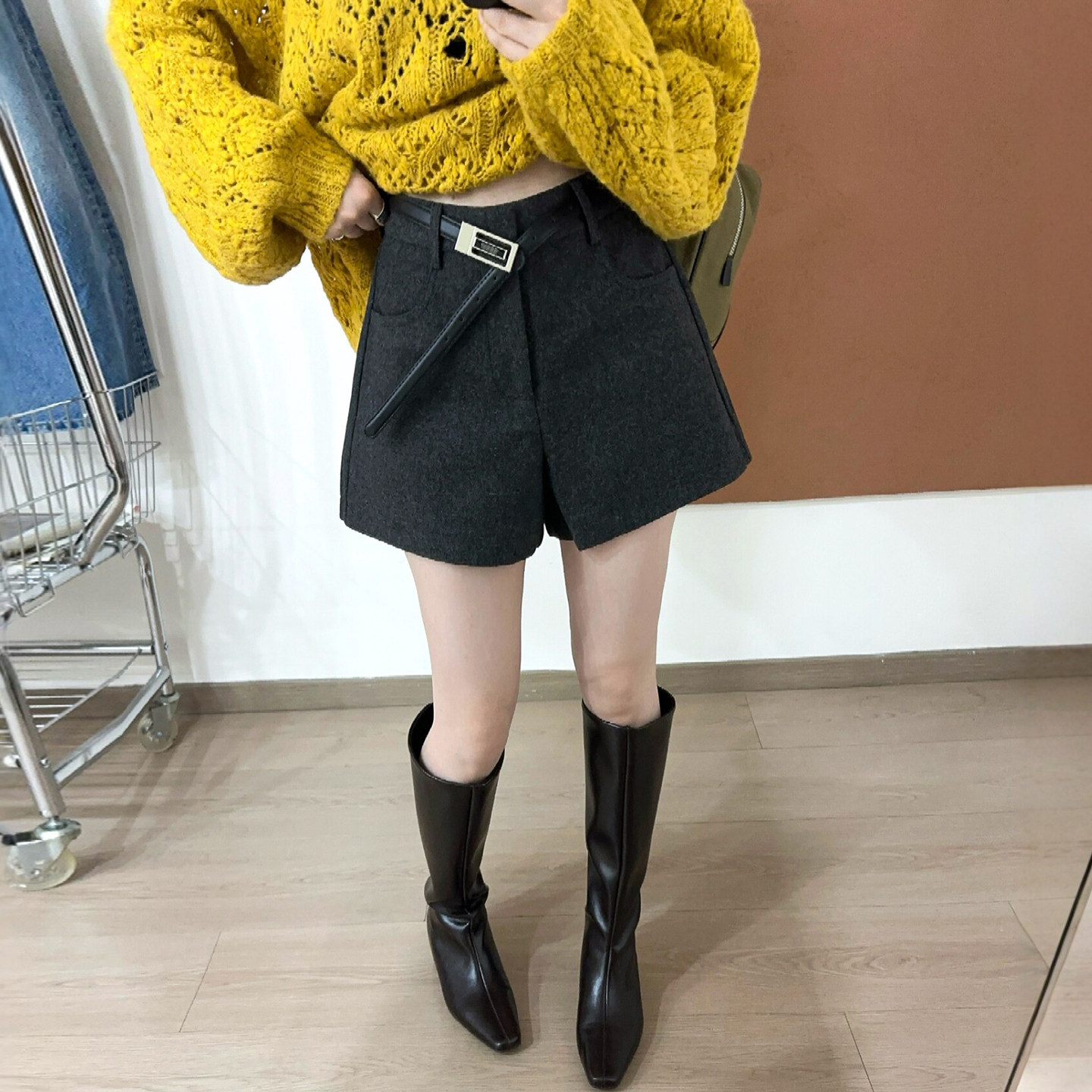 配腰带羊毛呢A字阔腿短裤女欧货