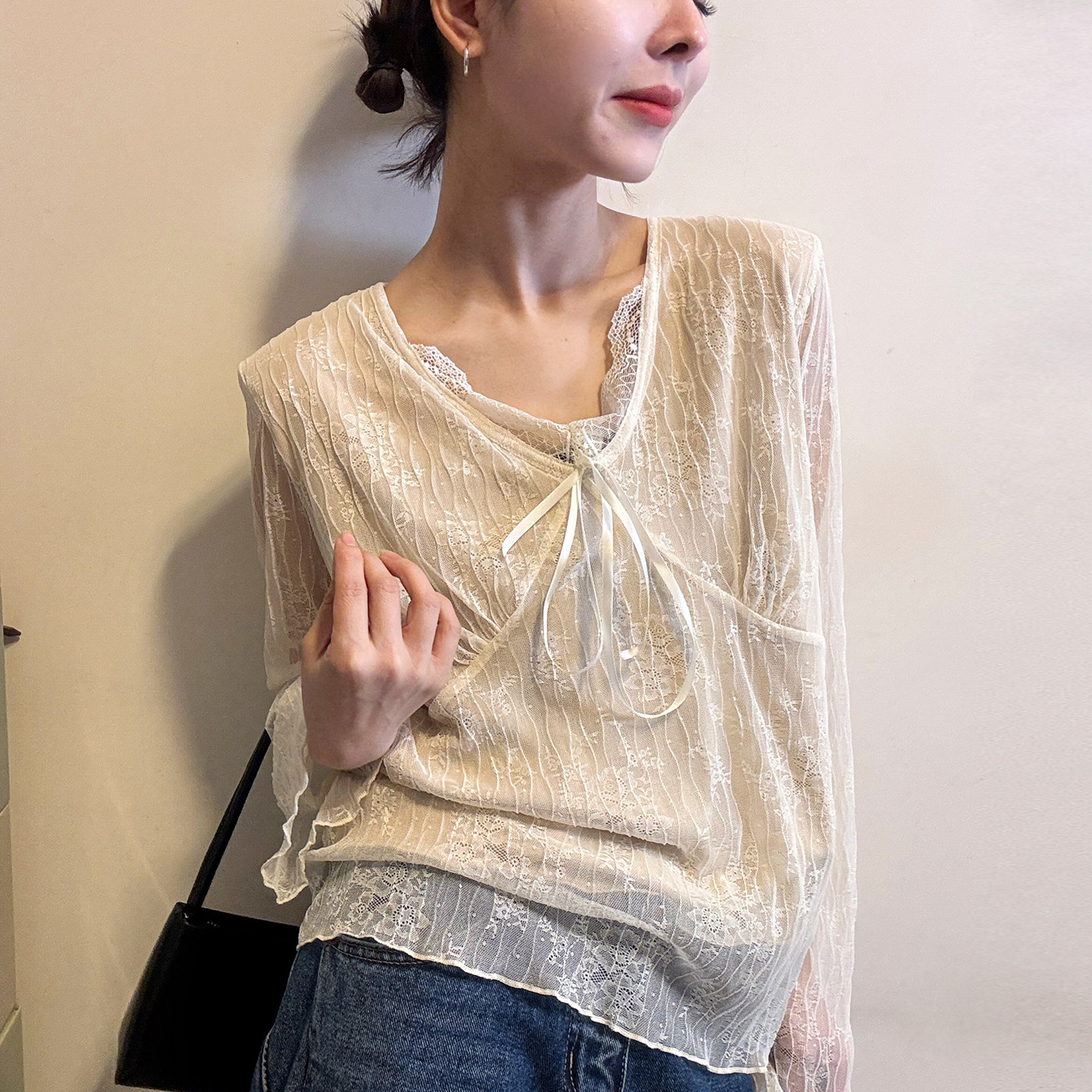 蕾丝刺绣钩花喇叭袖衬衫女欧洲站2025冬装新款欧货女装打底小衫潮,女装/女士精品,衬衫,淘宝优惠券,粉丝福利购,淘宝优惠卷