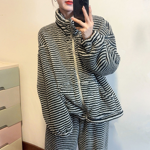 欧货女装 新款 潮 女欧洲站2025冬装 撞色条纹毛绒短外套睡衣两件套装