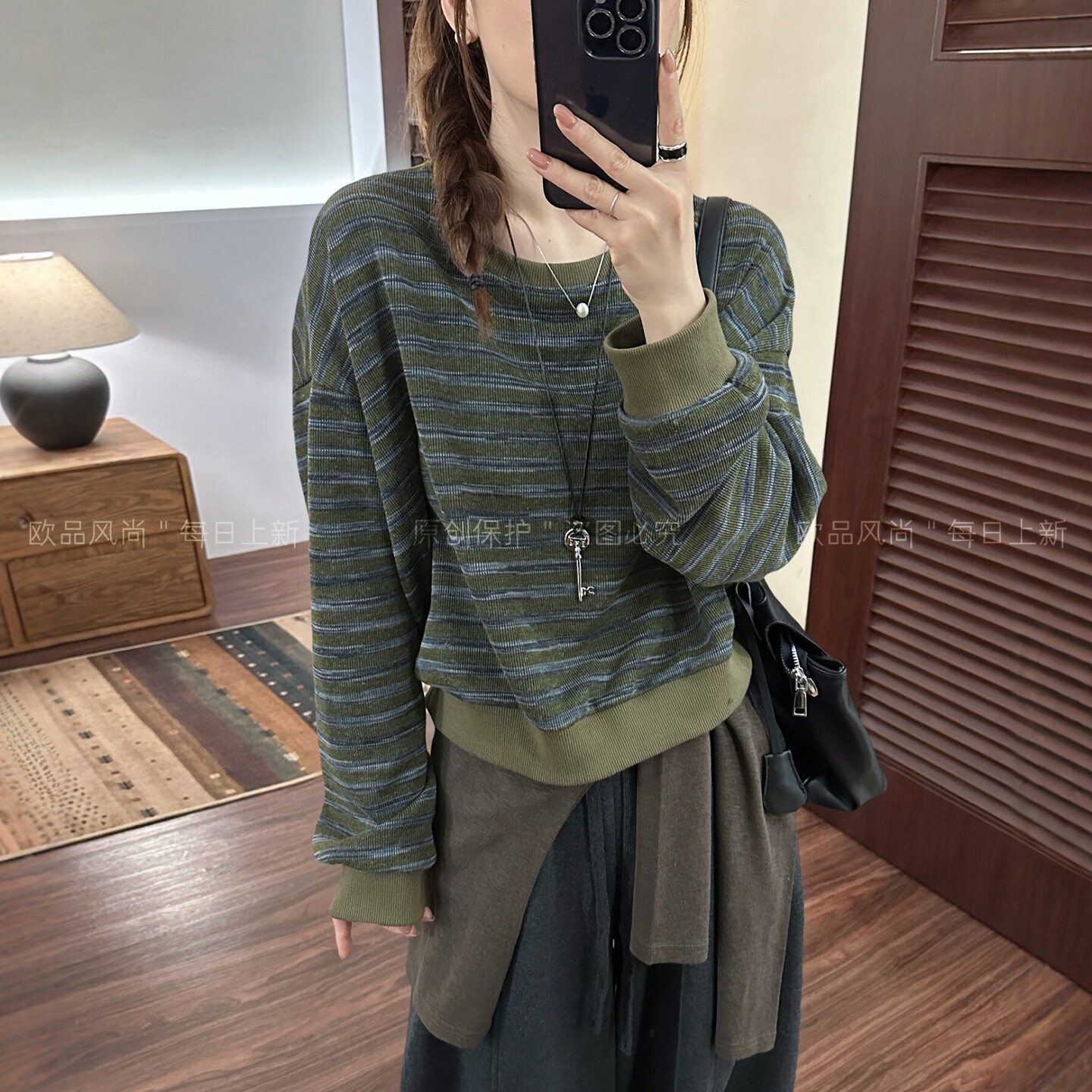 渐变色条纹短款卫衣女欧洲站上衣