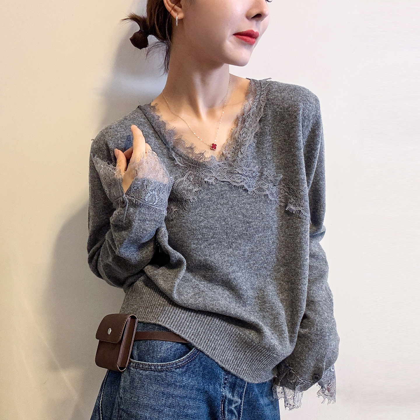 蕾丝拼接V领羊毛针织衫女欧洲站