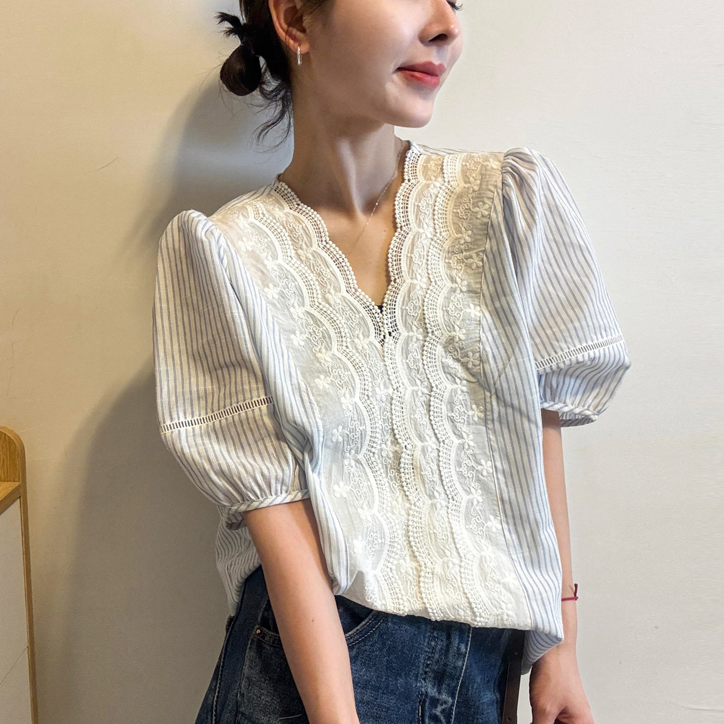 镂空钩花泡泡袖V领衬衫女欧洲站2026夏季新款欧货女装娃娃小衫潮
