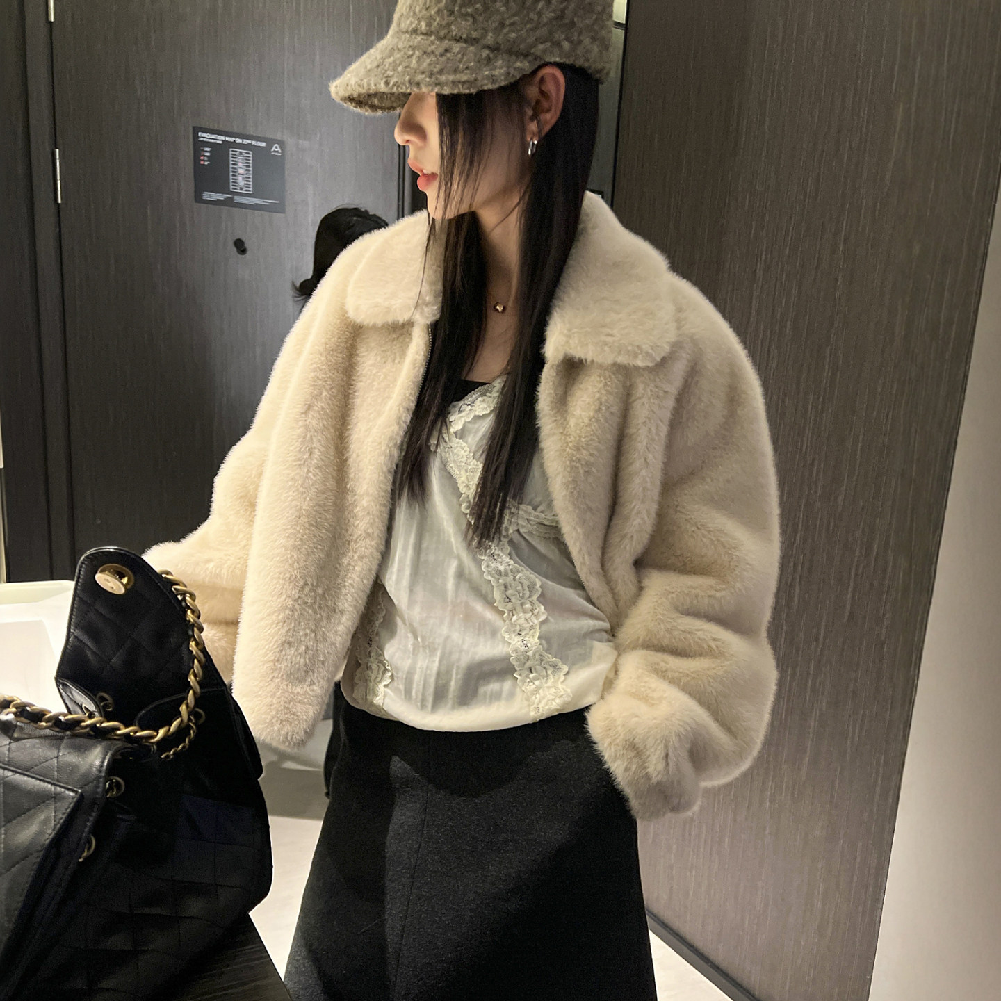 仿水貂环保毛皮毛一体皮草短外套