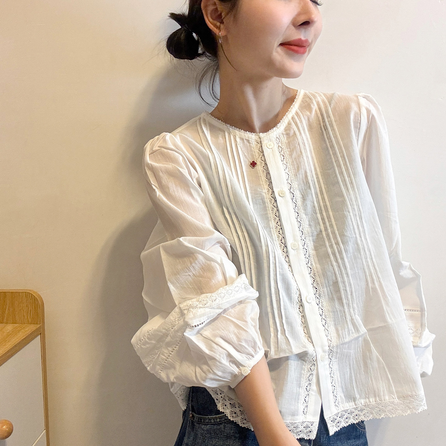 镂空蕾丝灯笼袖休闲衬衫女欧洲站
