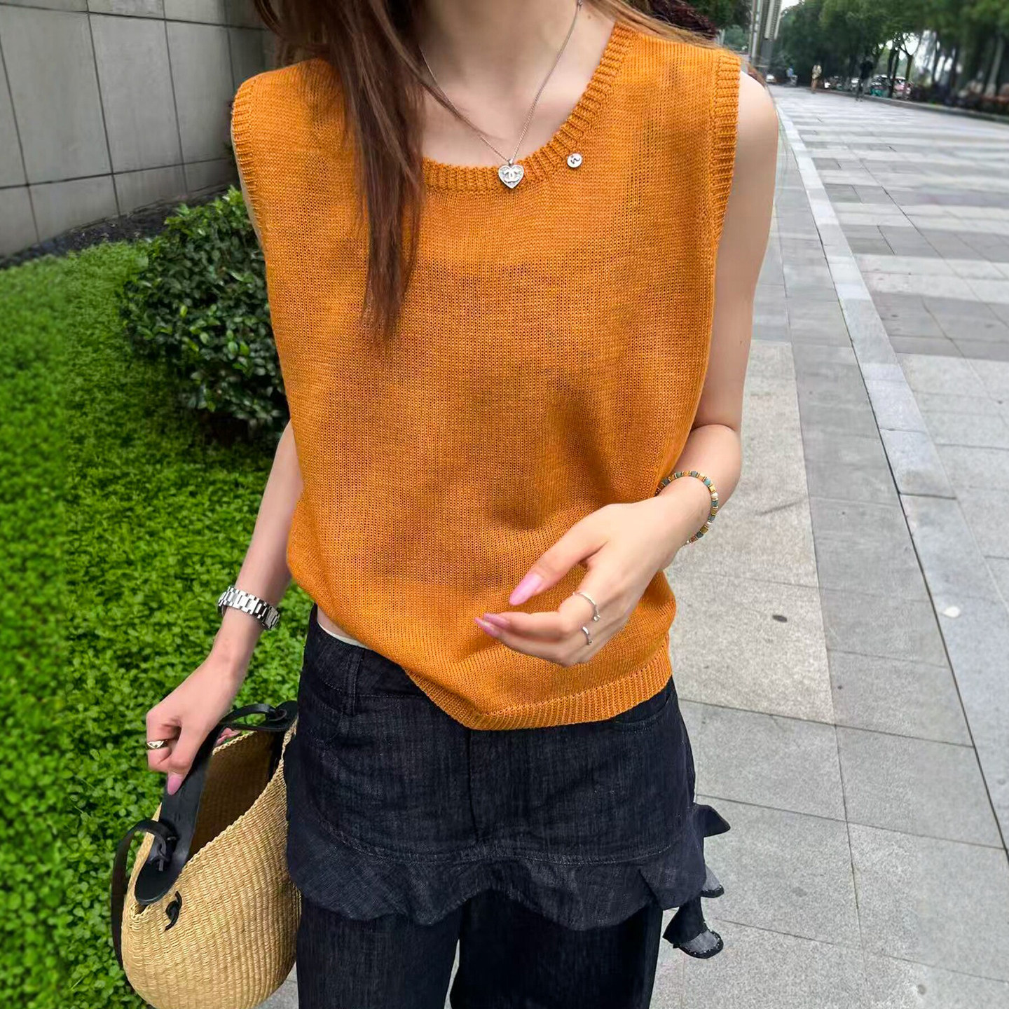 贝壳扣透气亚麻针织马甲背心女欧洲站2026夏季新款欧货女装小衫潮