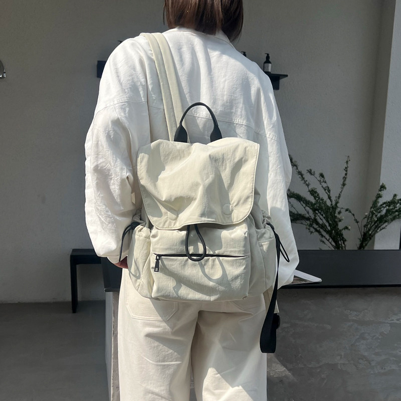 防水轻便尼龙布女士旅行双肩包