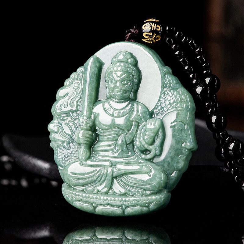 天然翡翠玉石属鸡生肖守护神不动明王本命佛护身挂件玉佩毛衣项链