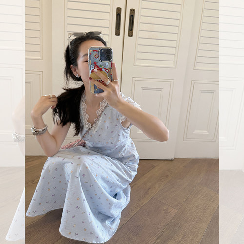 金苏一 蓝色小碎花连衣裙女2025夏季韩版收腰显瘦蕾丝拼接v领长裙
