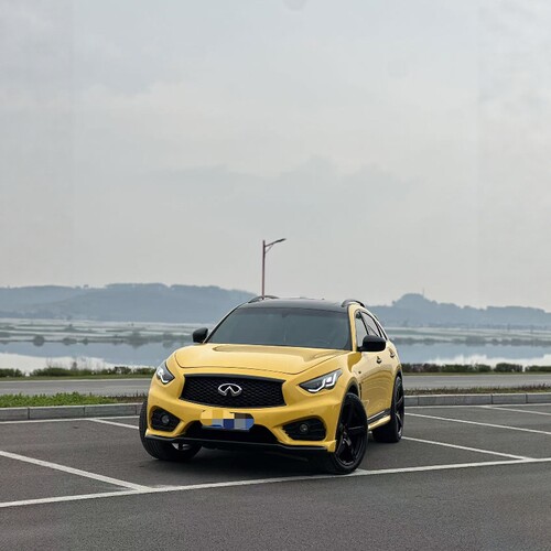 英菲尼迪FX35改装包围QX70包围