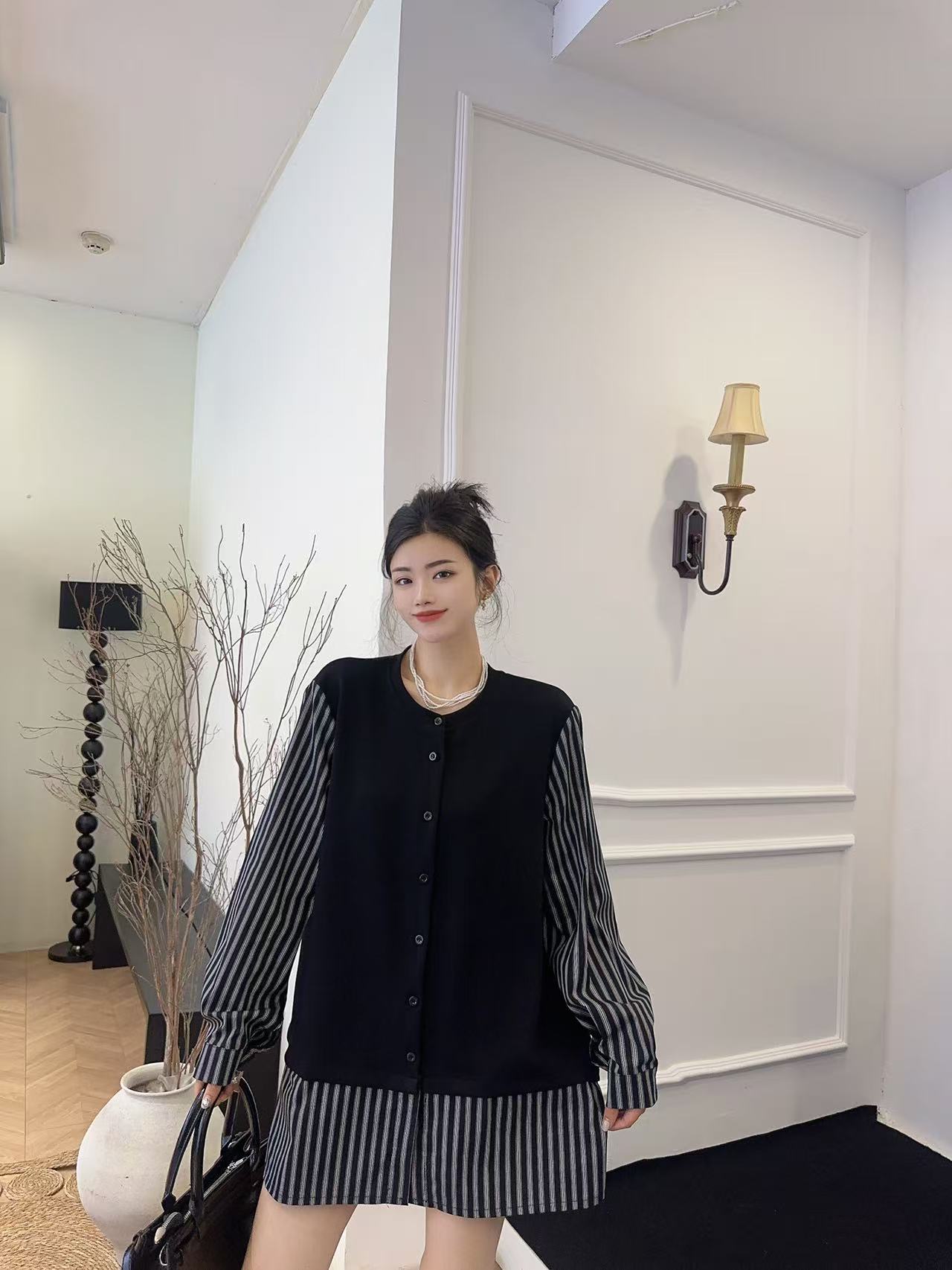 贵妃专属秋季新款衬衫条纹拼接开扣假两件套时尚中长款上衣1736