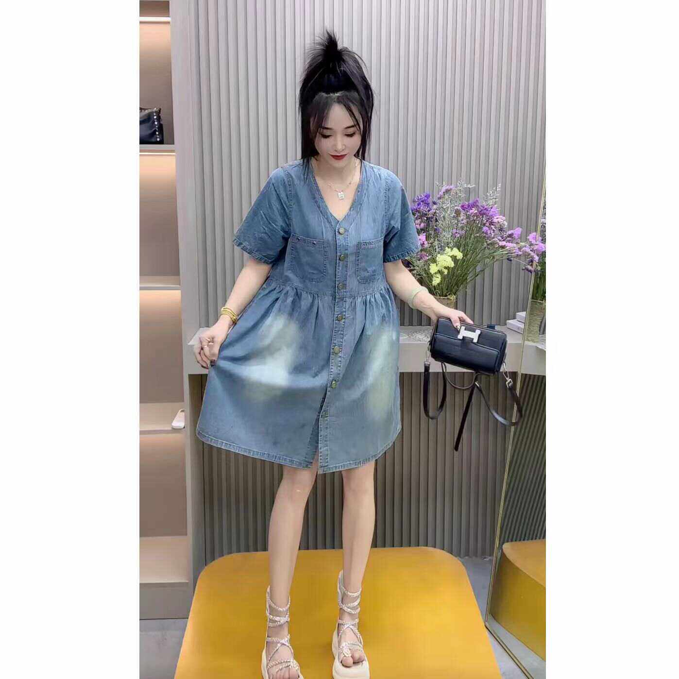 2024夏季新款洋气减龄连衣裙女宽松显瘦小个子牛仔短袖卫衣裙子潮