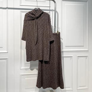 时尚慵懒围巾T恤半身裙三件套女2025秋新款宽松显瘦舒适知性套装