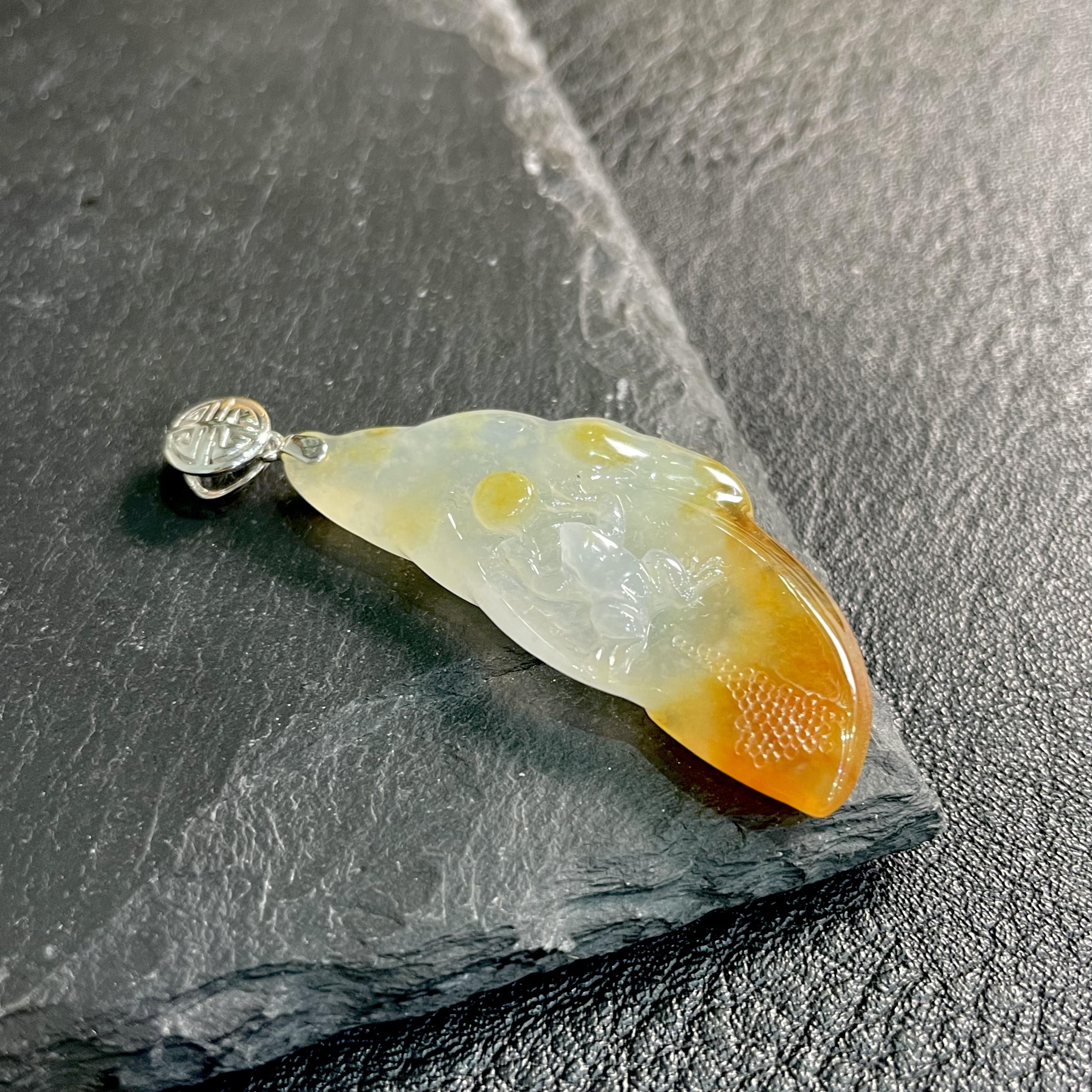 缅甸A货冰糯种黄翡呱呱来财吊坠