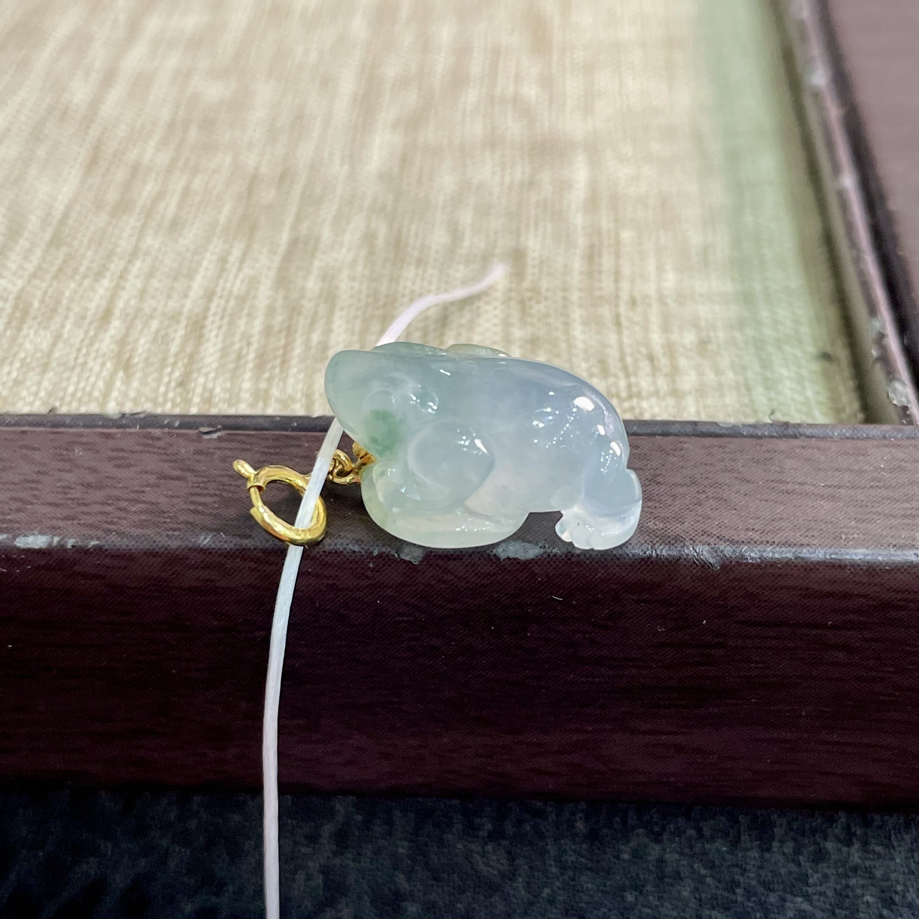 缅甸天然翡翠A货冰种飘花18k金精品小金蟾滴流挂件手链配件吊坠