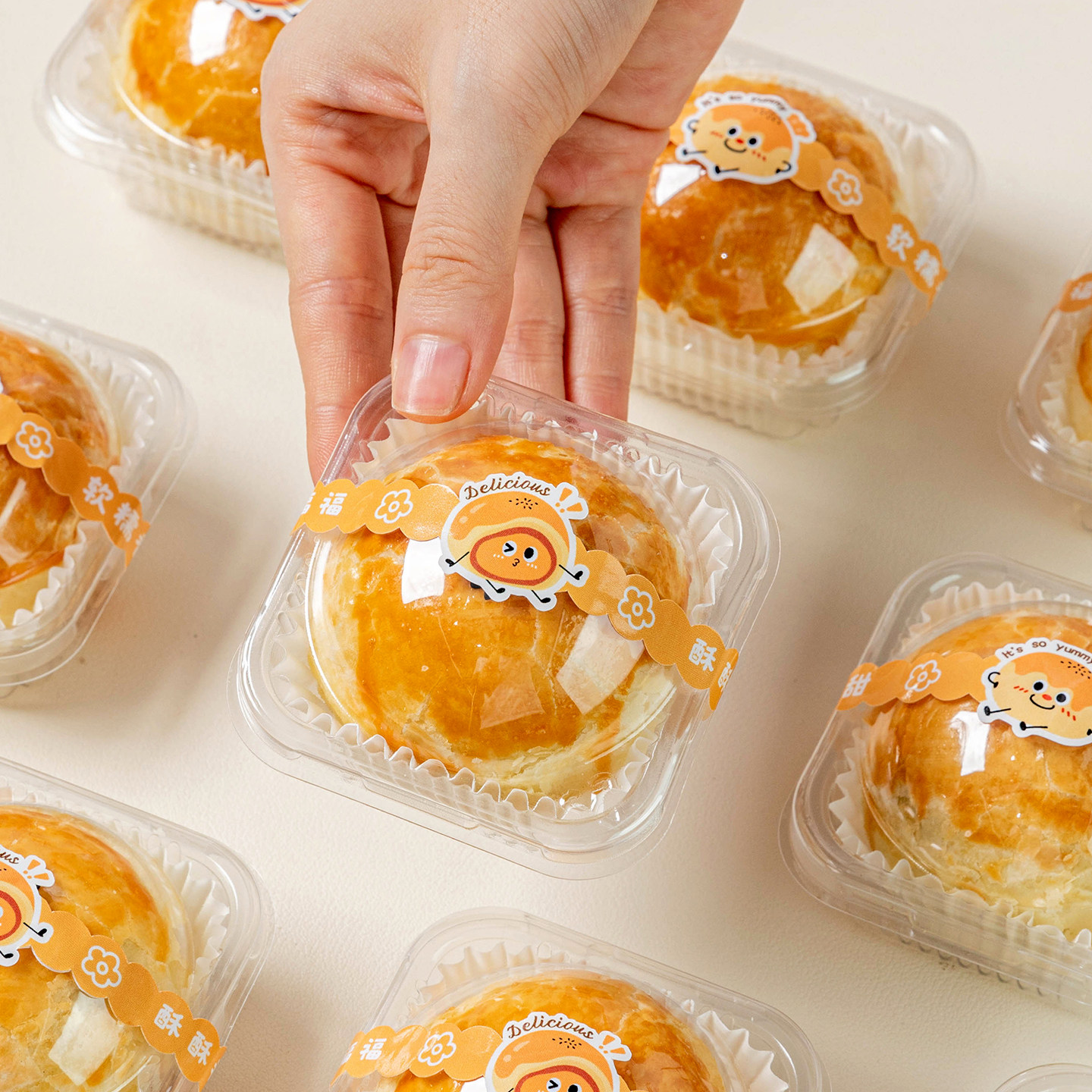 蛋黄酥包装盒单独粒立中秋2026贴纸新款吸塑打包的礼袋子透明卡通