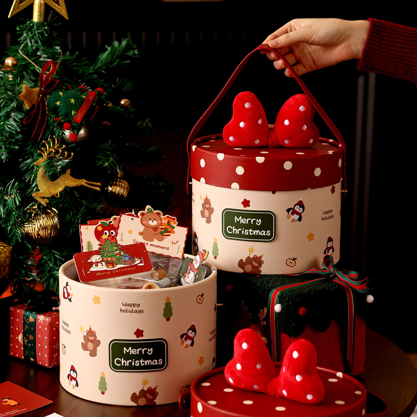 圣诞礼盒空盒礼物包装礼品子伴手节糖果饼干零食打包苹果大抱抱桶
