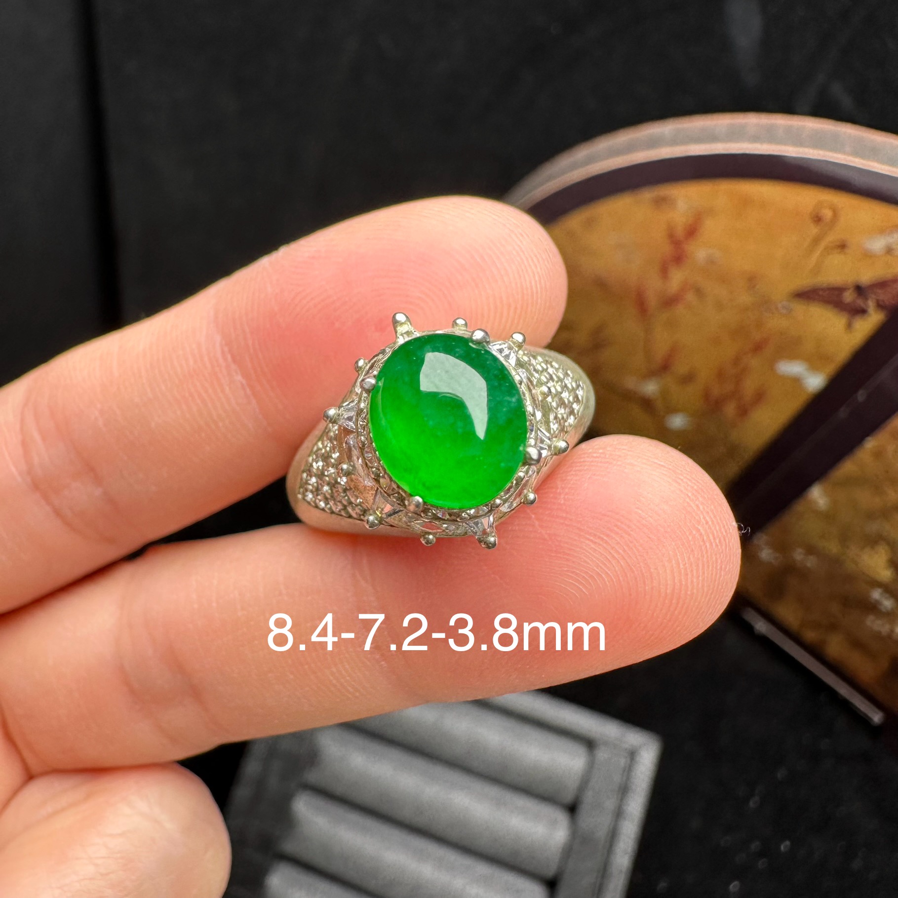 天然A货翡翠冰种阳绿戒指