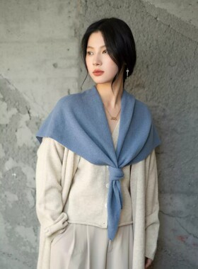 纯羊毛三角巾女秋冬韩系保暖防风围巾时尚百搭纯色围脖披肩26新款