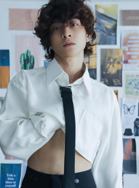 学院风白色长袖衬衫男宽松翻领