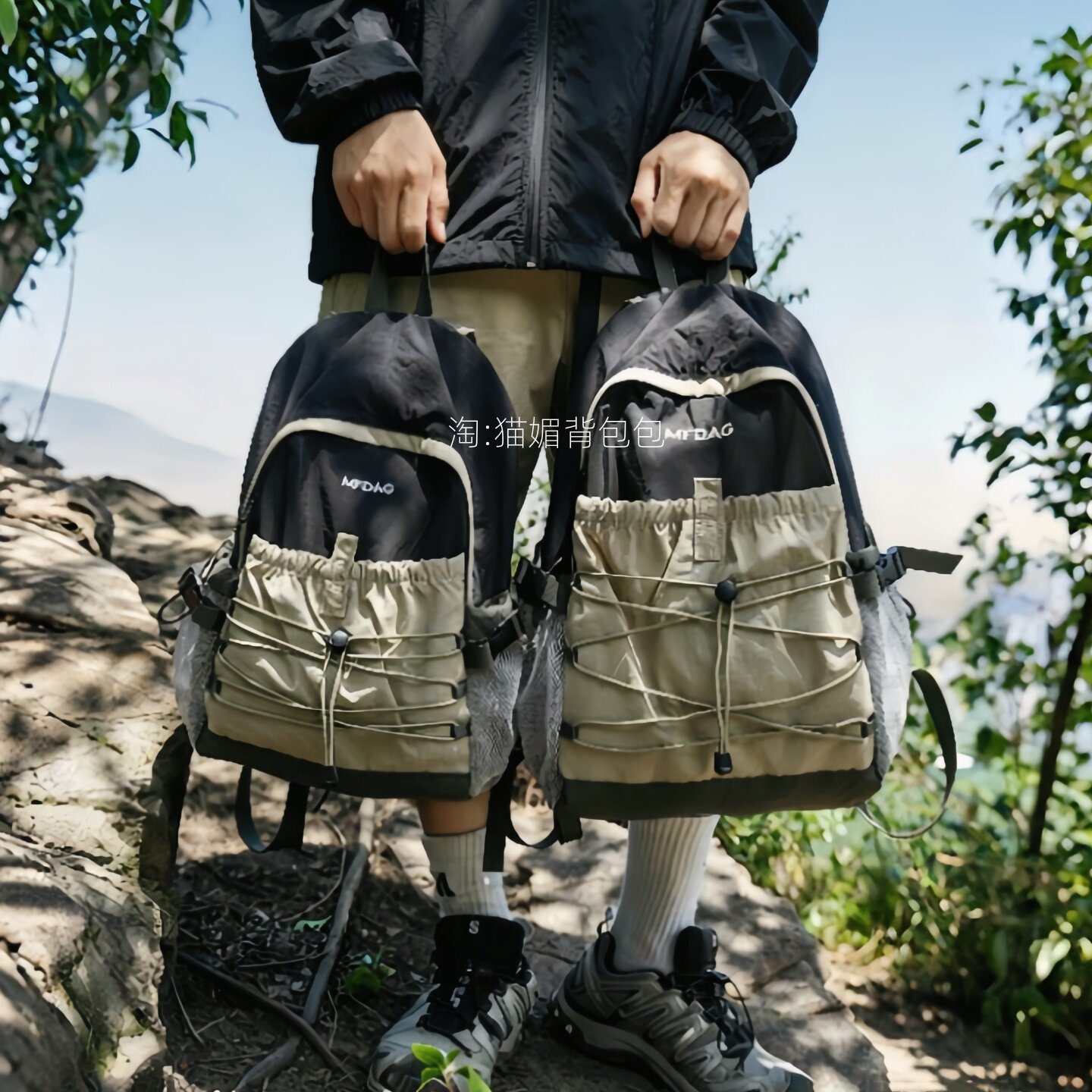 尼龙登山包轻便大容量双肩包休闲