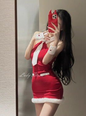 「圣诞前夜」纯欲性感无袖挂脖连衣裙女秋红色圣诞节穿搭包臀短裙