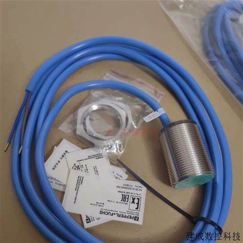议价NCB15-30GM40-N0倍加福电感式感测器 货号:70133070全新原装